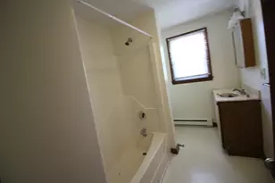 84 Franklin St, Derry, NH 03038 - Photo 8