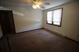 84 Franklin St, Derry, NH 03038 - Photo 6