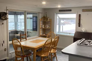 20 Campton St, Hampton, NH 03842 - Photo 10