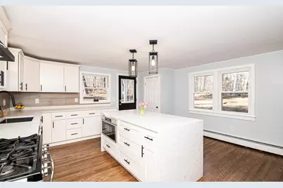 121 Hampstead Road, Sandown, NH 03873 - Photo 6