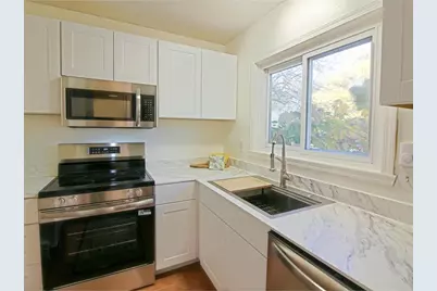 B10 Stonehedge Drive, South Burlington, VT 05403 - Photo 2
