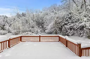 18 Meadow Dr, Hudson, NH 03051 - Photo 14