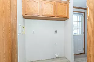 27 Melrose Dr, Rochester, NH 03868 - Photo 16