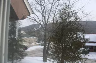 13 Maple St, Lincoln, NH 03251 - Photo 1