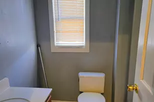 452 Manchester St, Manchester, NH 03103 - Photo 10