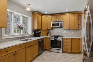 1 Pheasant Ln, Portsmouth, NH 03801 - Photo 6