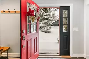 28 Old Spring Dr, Grantham, NH 03753 - Photo 4