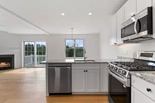 21 Crestview Wy, Raymond, NH 03077 - Photo 6