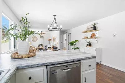 141 Bow Street, Manchester, NH 03103 - Photo 16