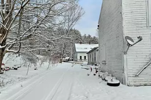 11 White Plains Rd, Webster, NH 03303 - Photo 6