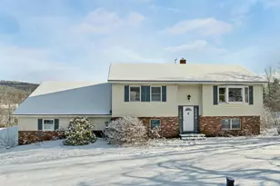 48 Manchester Dr, Lebanon, NH 03766 - Photo 1