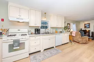 42 Trade Wind Ln, Rochester, NH 03867 - Photo 10