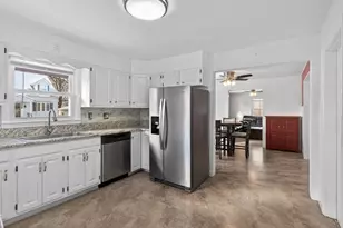 311 Thornton St, Manchester, NH 03102 - Photo 4