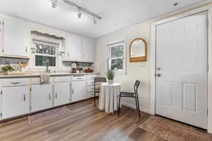 378 Chester Rd, Auburn, NH 03032 - Photo 6