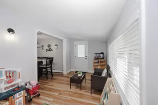 2052 Lake Shore Rd, Manchester, NH 03109 - Photo 10