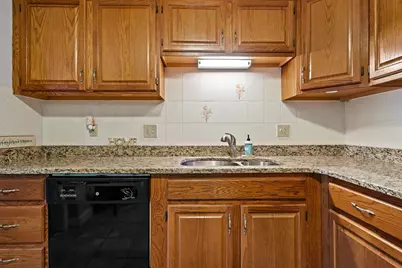 490 River Road #13, Manchester, NH 03104 - Photo 8