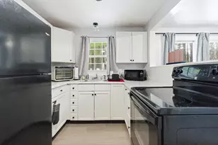 10 Woodburn Rd, Litchfield, NH 03052 - Photo 10