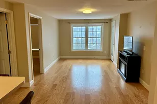 14 Crestview Cir, Londonderry, NH 03053 - Photo 4