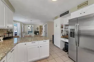 1 Treaty Ct, Sandown, NH 03873 - Photo 4