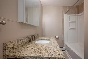 245 Pickering St, Manchester, NH 03104 - Photo 10