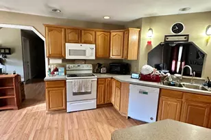 14 Deer Ln, Epsom, NH 03234 - Photo 8