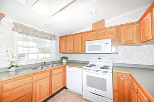 66 Sunset Way, Manchester, NH 03104 - Photo 8