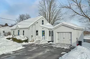 22 Constance St, Bedford, NH 03110 - Photo 2