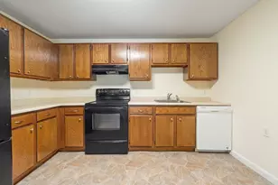 1703 White Cedar Blvd, Portsmouth, NH 03801 - Photo 4