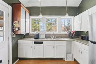 405 Upland St, Manchester, NH 03102 - Photo 8