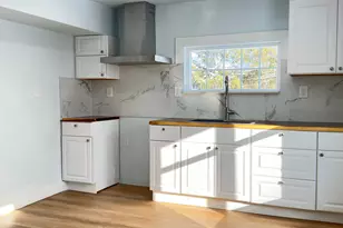 11 Walnut St, Keene, NH 03431 - Photo 2