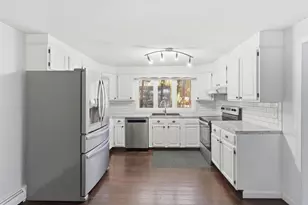 7 Bradford St, Nashua, NH 03063 - Photo 10