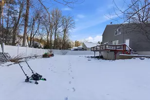 7 Bradford St, Nashua, NH 03063 - Photo 46