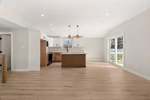 40 Hillside Ave, Derry, NH 03038 - Photo 10