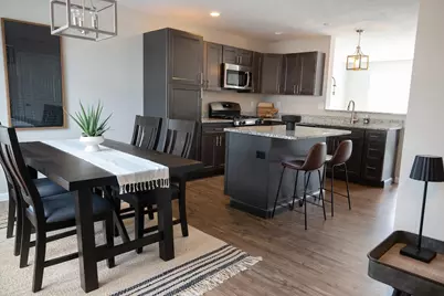 1124 South Mammoth Road, Manchester, NH 03109 - Photo 2