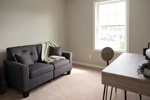 1124 S Mammoth Rd, Manchester, NH 03109 - Photo 16