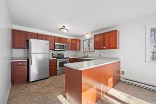 7 Birch Dr, Newmarket, NH 03857 - Photo 2