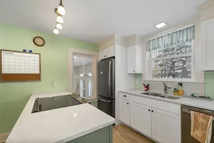 27 Tremont St, Laconia, NH 03246 - Photo 16