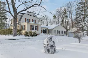 27 Tremont St, Laconia, NH 03246 - Photo 4