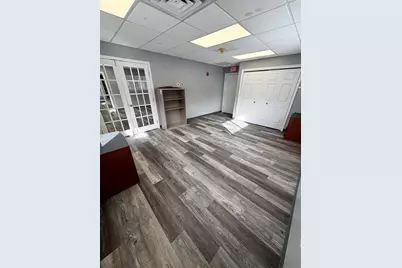 187 Londonderry Turnpike #2, Hooksett, NH 03106 - Photo 4