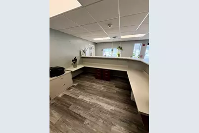 187 Londonderry Turnpike #2, Hooksett, NH 03106 - Photo 6