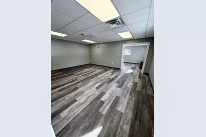 187 Londonderry Turnpike #2, Hooksett, NH 03106 - Photo 1