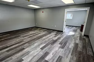 187 Londonderry Tpke, Hooksett, NH 03106 - Photo 1