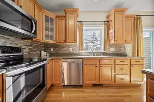 81 N High St, Derry, NH 03038 - Photo 14