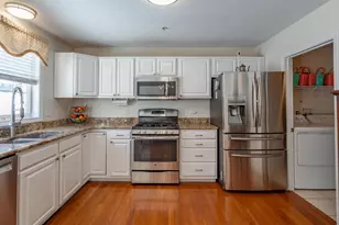 20 Georgetowne Dr, Nashua, NH 03062 - Photo 8