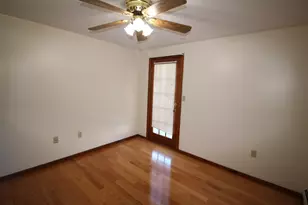76 Franklin St, Derry, NH 03038 - Photo 6