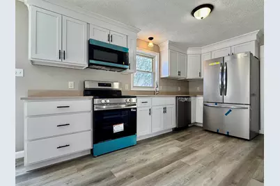 186 Grand Avenue, Manchester, NH 03109 - Photo 2