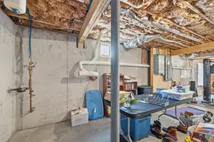 47 Clover Ln, Londonderry, NH 03053 - Photo 40