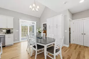 47 Clover Ln, Londonderry, NH 03053 - Photo 8