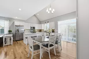 47 Clover Ln, Londonderry, NH 03053 - Photo 10