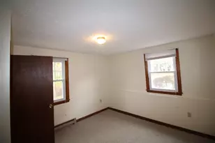 84 Franklin St, Derry, NH 03038 - Photo 6